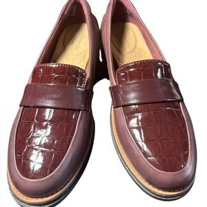 Clarks Women’s Burgundy Sharon Macie Vegan Leather‎ Loafers Sz 7M Wedge Heel